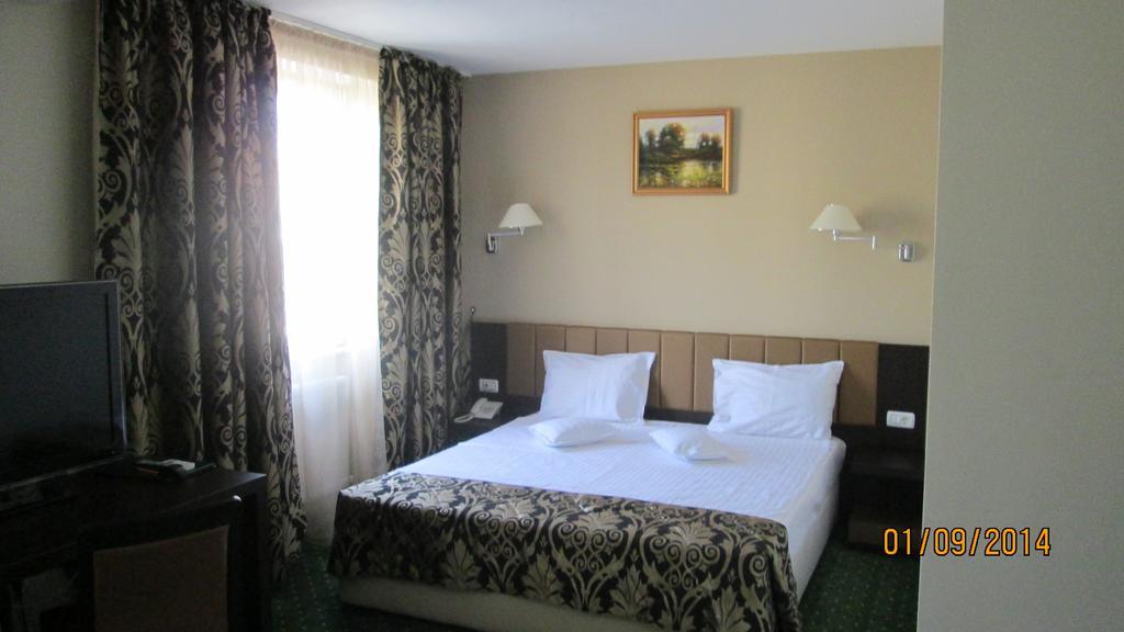 Hotel Bistrita บาเคา ห้อง รูปภาพ