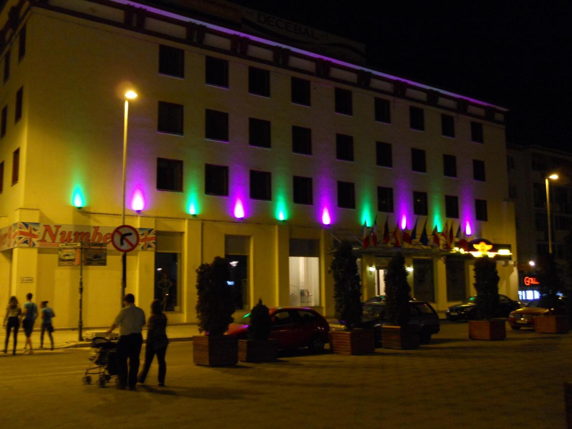 Hotel Bistrita บาเคา ภายนอก รูปภาพ