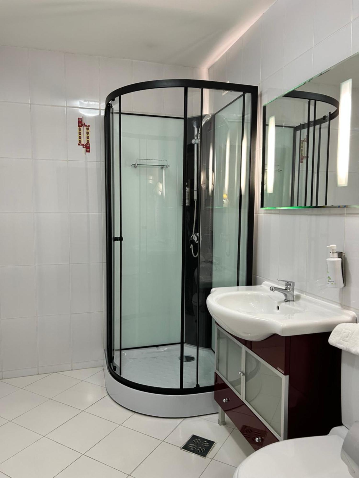 Hotel Bistrita บาเคา ภายนอก รูปภาพ